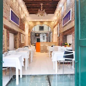 Otel Al Mascaron Ridente